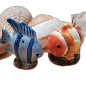 Cute Mini Fish Salt and Pepper Shakers~New~Cracker Barrel